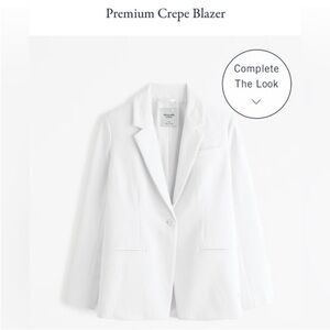 Abercrombie & Fitch Women's Premium Crepe Blazer
Size: S